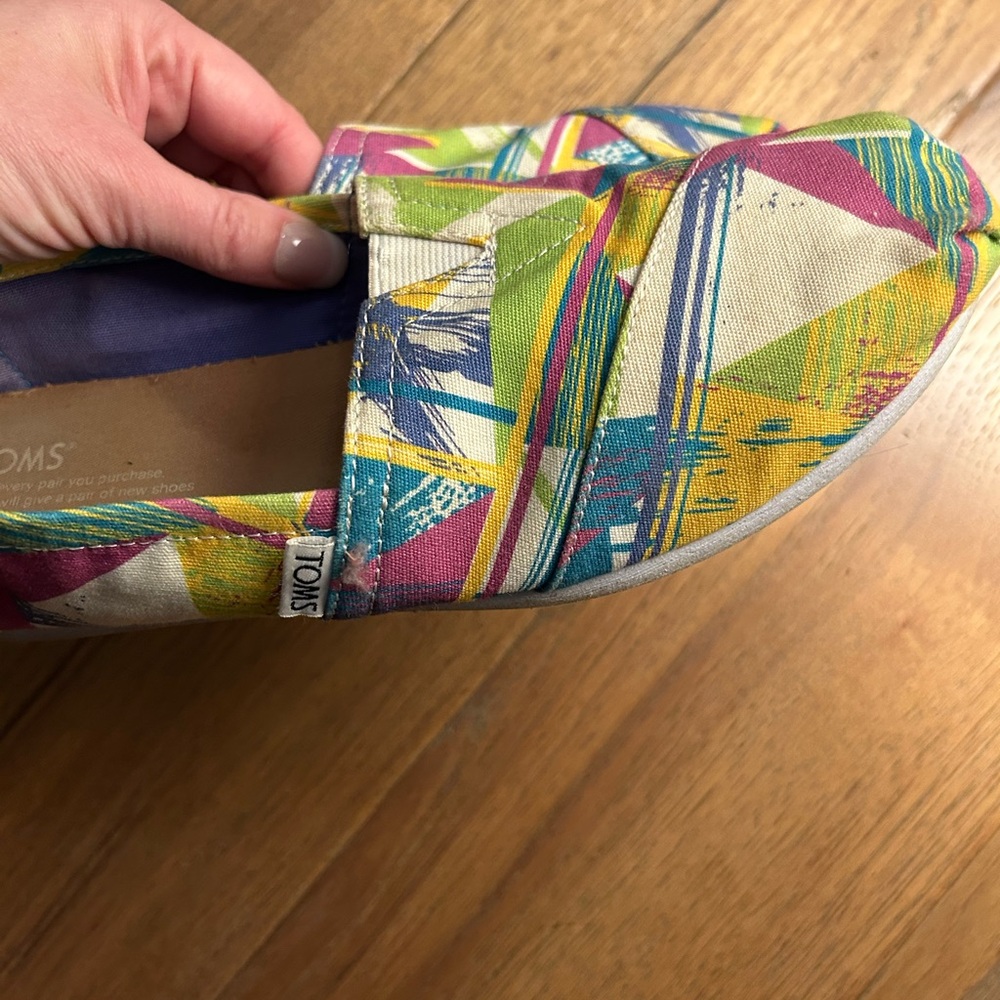 Toms women’s shoes multicolor